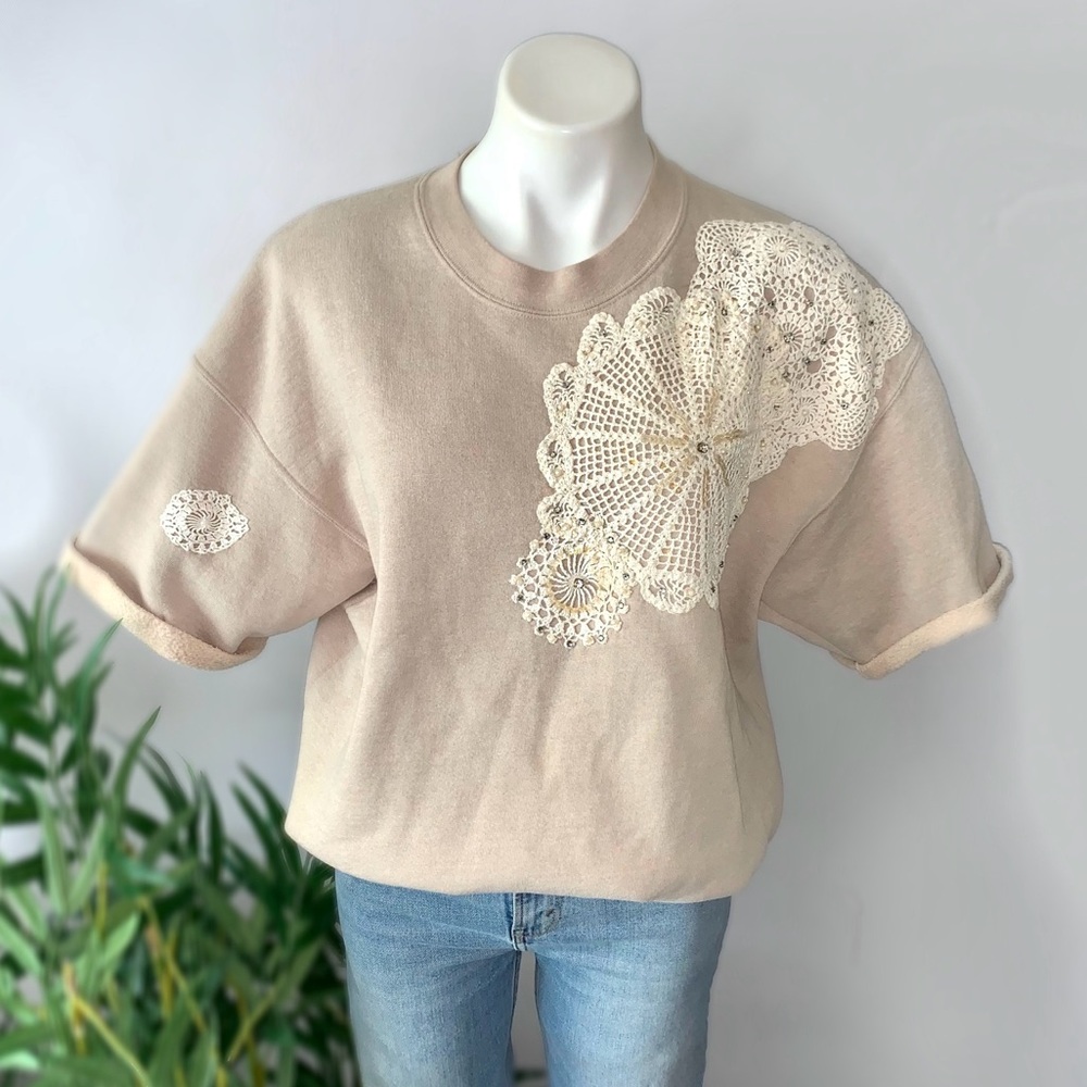v i n t a g e :: Unique Whimsy Lace Embroidered Sweatshirt